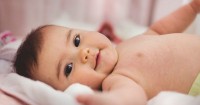 Perkembangan Bayi Usia 3 Bulan 2 Minggu: Mengapa Mereka Harus Dipeluk?
